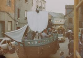 Una de las carrozas hechas a mano del desfile de San Miguel de las Dueñas