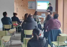 Jornada informativa en Bembibre sobre las convocatorias de ayudas para subvencionar proyectos empresariales.