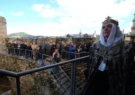 Visita teatralizada al Castillo de los Templarios a cargo de la compañía Conde Gatón.