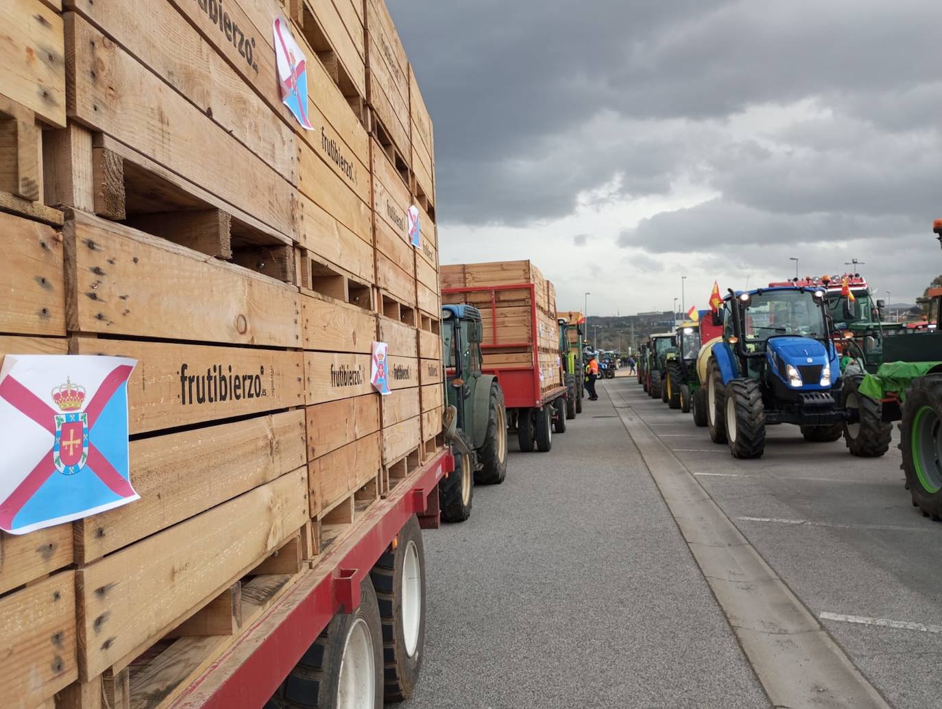 Más de 150 tractores recorrieron las calles de Ponferrada en una protesta histórica del campo berciano.