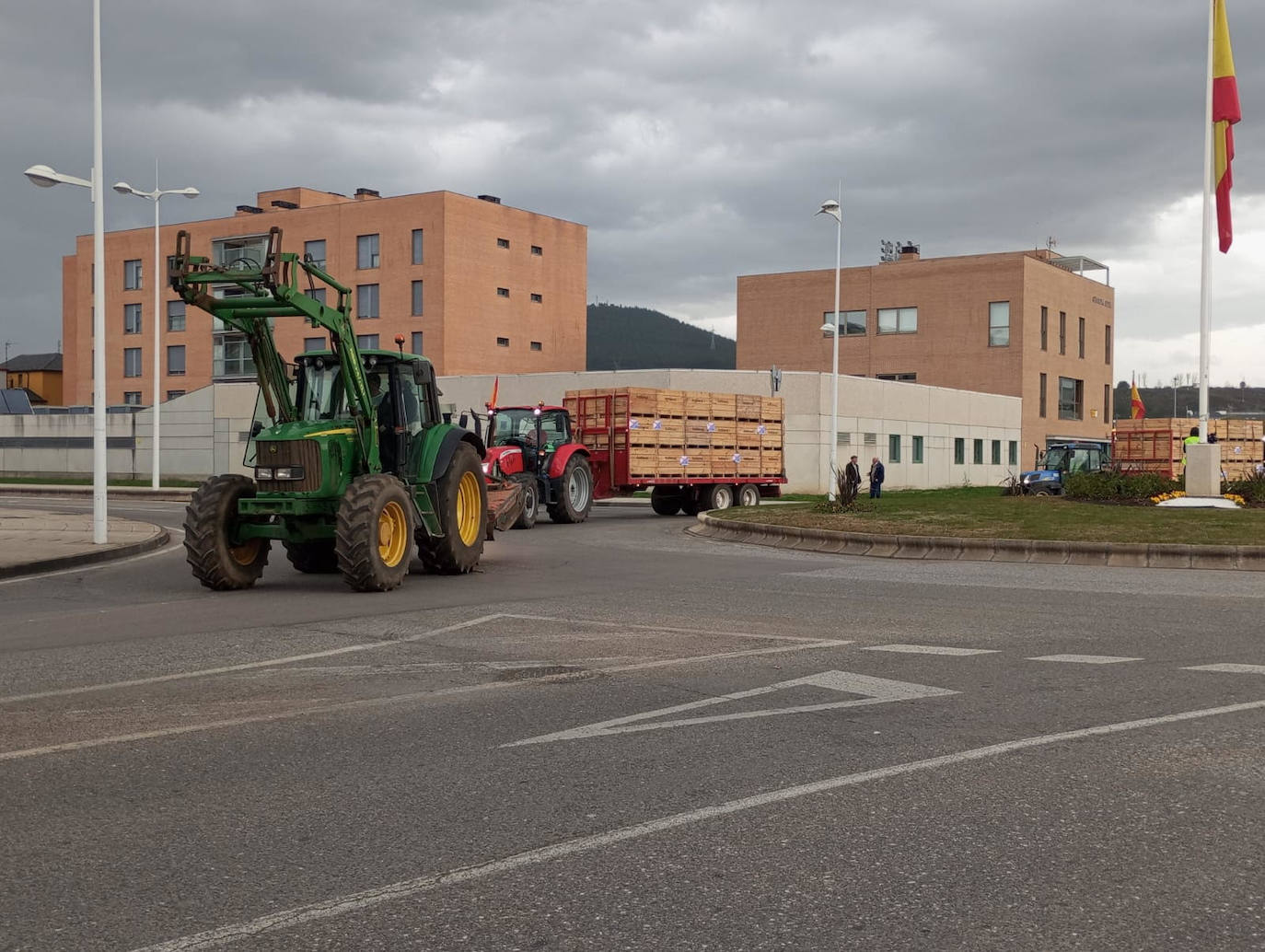 Más de 150 tractores recorrieron las calles de Ponferrada en una protesta histórica del campo berciano.