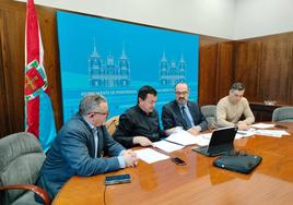 El alcalde de Ponferrada y los concejales de Urbanismo y Transporte y Movilidad, en la reunión con el director de LM Wind Power.