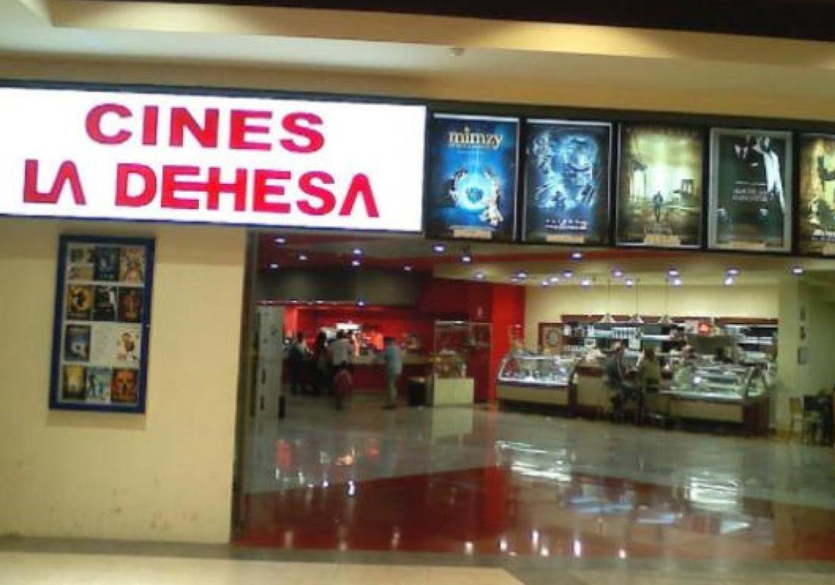 Imagen de los cines de Ponferrada.