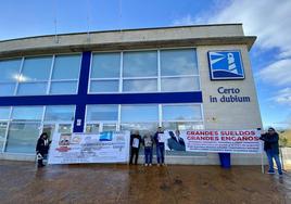 Imagen de una concentración de afectados en la sede ponferradina de Herrero Brigantina.