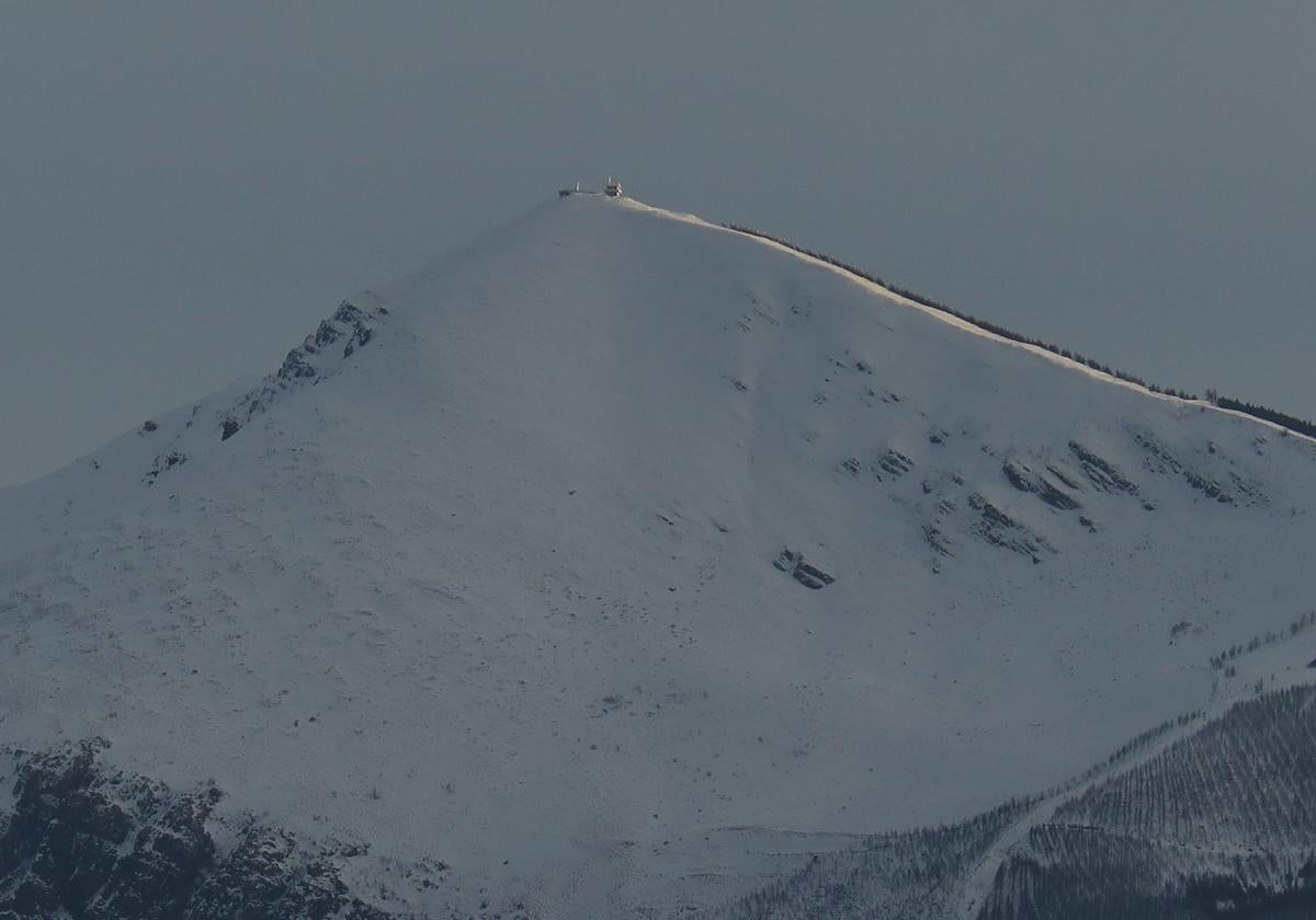 Montes nevados en el Bierzo.