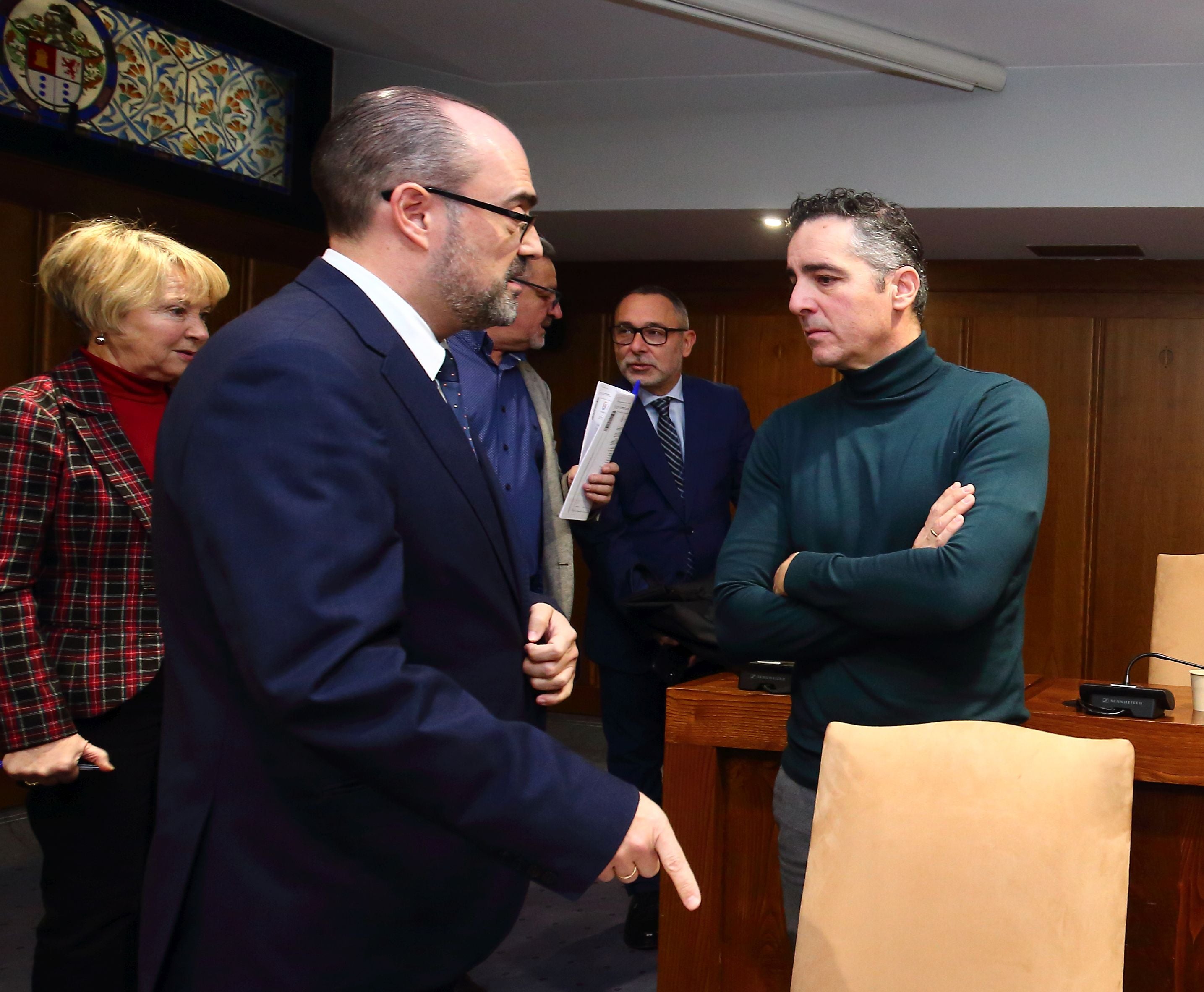 Los concejales Cortina, Coca y Moreno asumen las delegaciones que deja Roberto Mendo