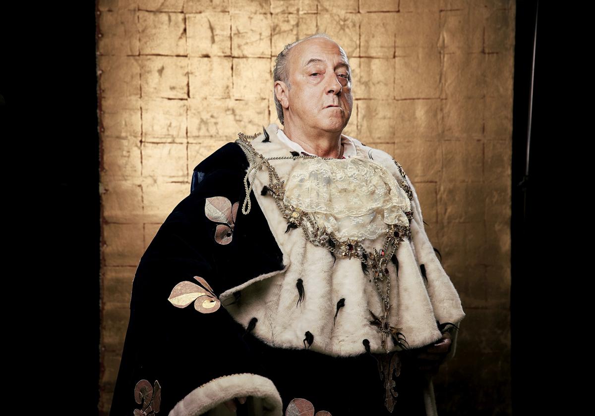 El actor Ramon Fontserè caracterizado como Juan Carlos I.