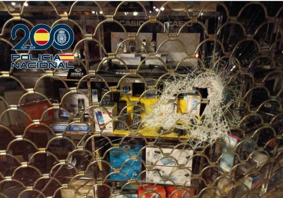Dos detenidos tras robar en la misma joyería de Ponferrada dos días seguidos