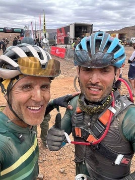 Los policías municipales de Ponferrada durante su participación en la Škoda Titan Desert Morocco 2024