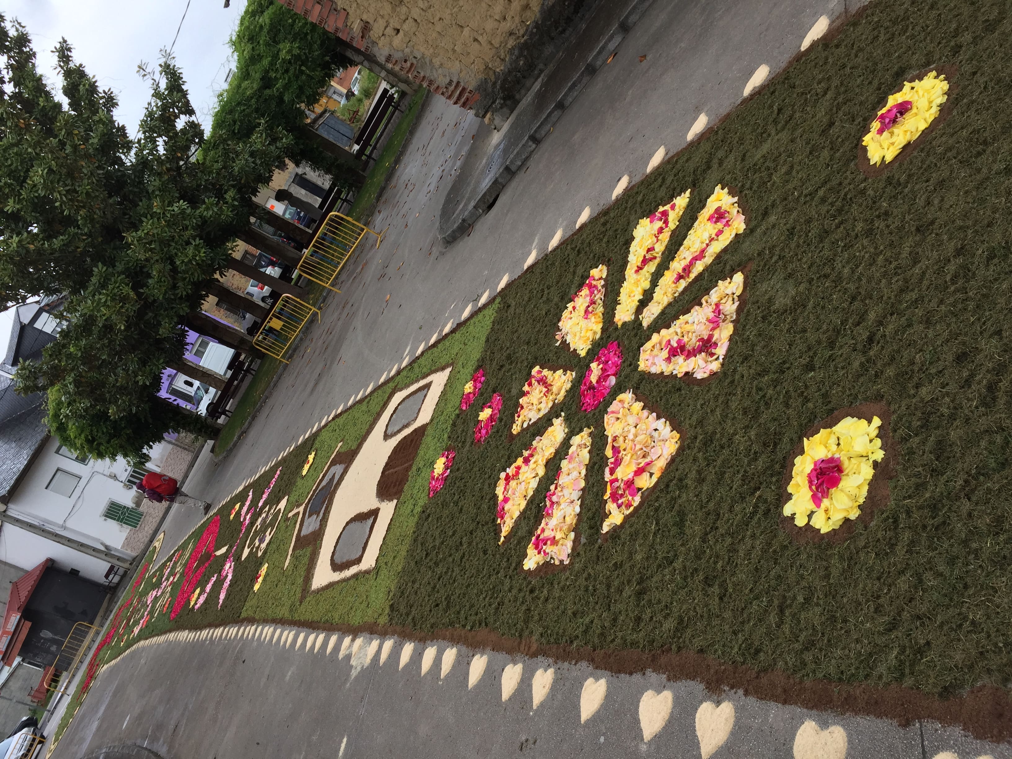Las alfombras florales que llenaban las calles de color