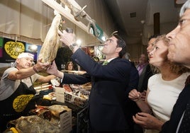 El consejero de Medio Ambiente, Juan Carlos Suárez-Quiñones, en la inauguración de la XXVIII Feria Multisectorial del Bierzo.