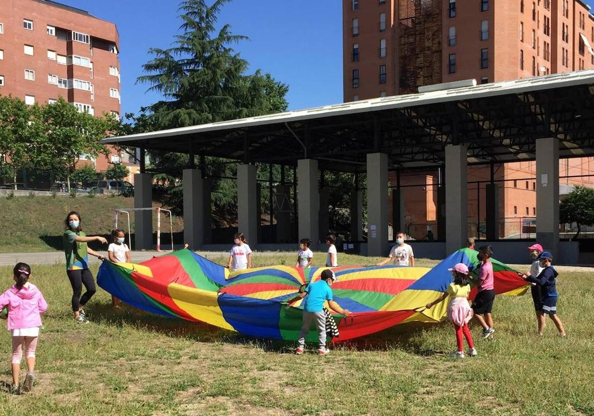 Imagen de archivo de los talleres de verano en el antiguo colegio Luis del Olmo.