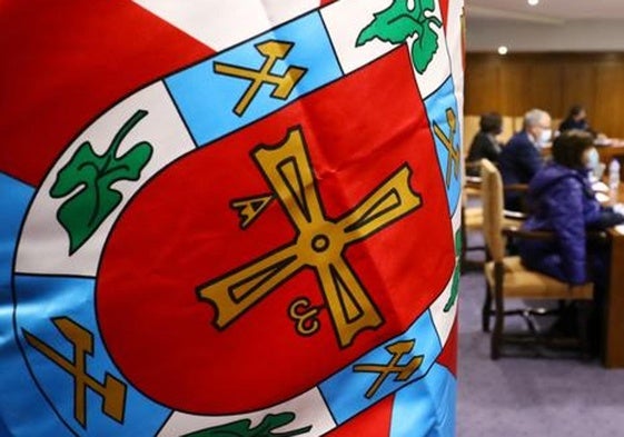 Bandera de El Bierzo en un pleno del Ayuntamiento de Ponferrada.