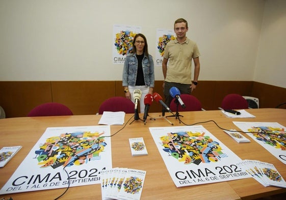 La concejala de Juventud de Ponferrada. Eva González, en la presentació de la Ciudad Mágica Cima 2024.