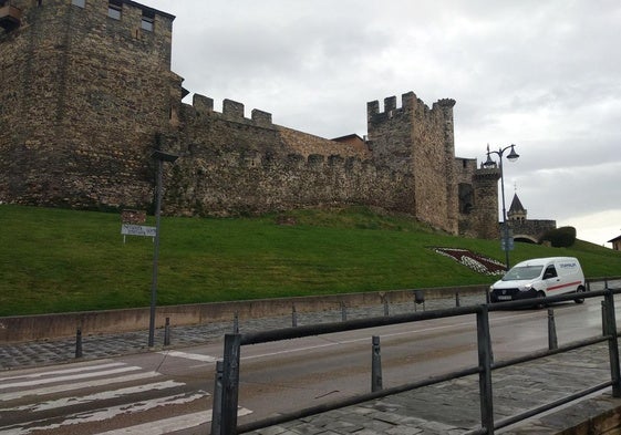 Imagen de la avenida del Castillo de Ponferrada.