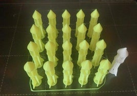 Dardos creados por Makers Bierzo bajo las especificaciones de los bomberos de Ponferrada para introducir en los nidos de velutina.