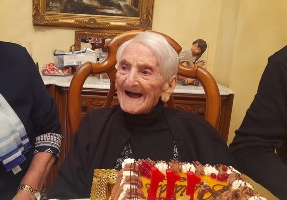 La abuela del Bierzo, Felicitas Esteban, en la celebración de su 111 cumpleaños.