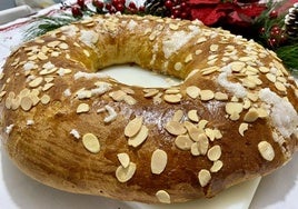 Imagen de un roscón de Reyes hecho en casa.