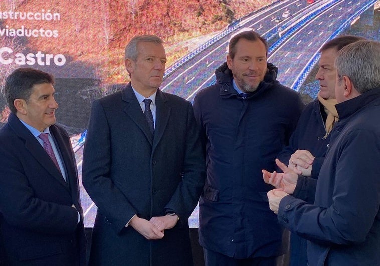 El ministro de Transportes preside la puesta en servicio del viaducto de El Castro de la A-6 en sentido A Coruña.