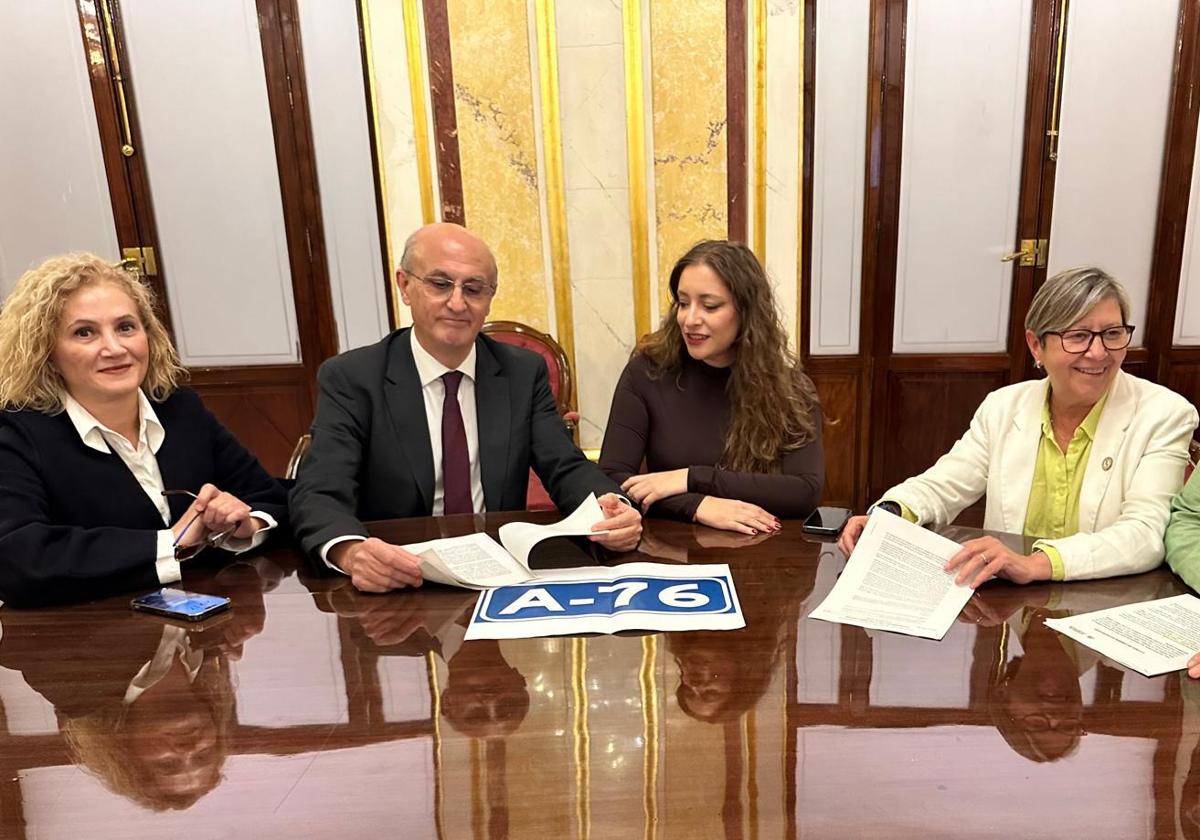 Los diputados del PP de León y Ourense, durante la reunión celebrada en el Congreso, en un imagen de archivo.