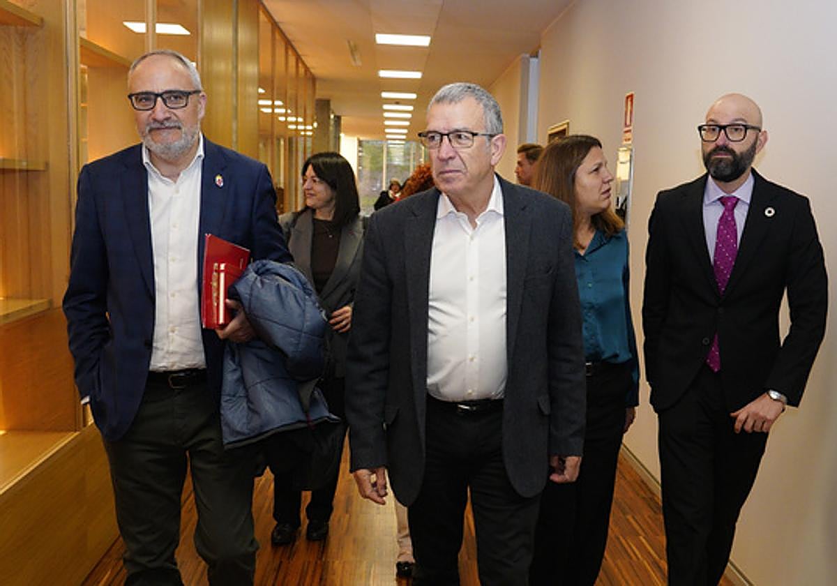 El secretario general de Reto Demográfico, Francisco Boya (2I), acude a las Jornadas Bierzo 2030 Cubillos del Sil, organizadas por el Consejo Comarcal del Bierzo.