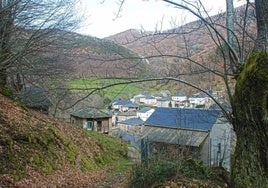 Imagen de uno de los pueblos del municipio del Bierzo que ha perdido más población desde el año 1996.