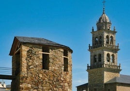 Torre de la basílica de la Encina de Ponferrada visto desde el Castillo de los Templarios.