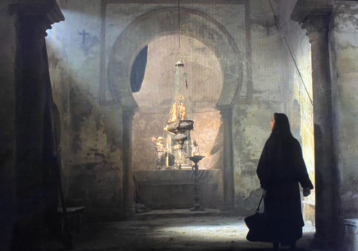 Imagen principal - Paola Dominguín y José Coronado rodaron en Peñalba de Santiago la película Brumal.