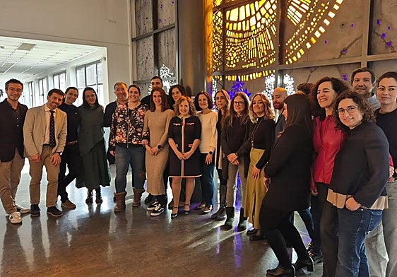 Pilar Marqués (C), junto a su equipo.