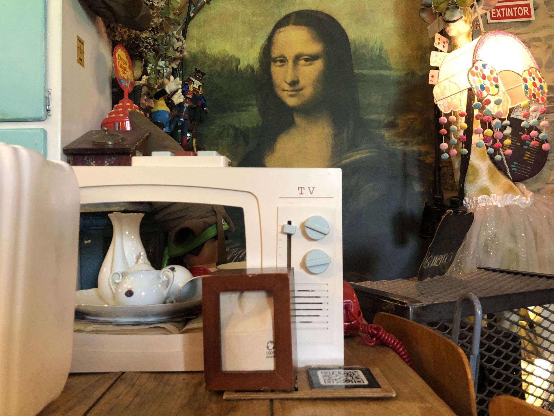Una gran imagen de la Gioconda preside uno de los espacios.