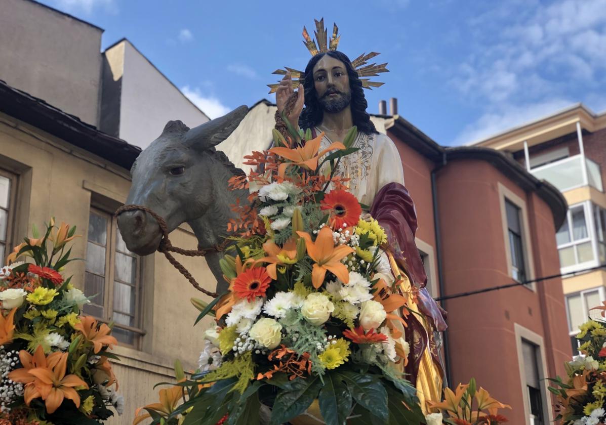 Imagen del Cristo en la Borriquilla en la procesión del Domingo de Ramos en Ponferrada.