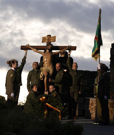 Traslado al Castillo y Entronización del Cristo de la Esperanza.