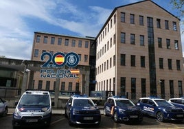Vehículos de la Policía Nacional de Ponferrada.
