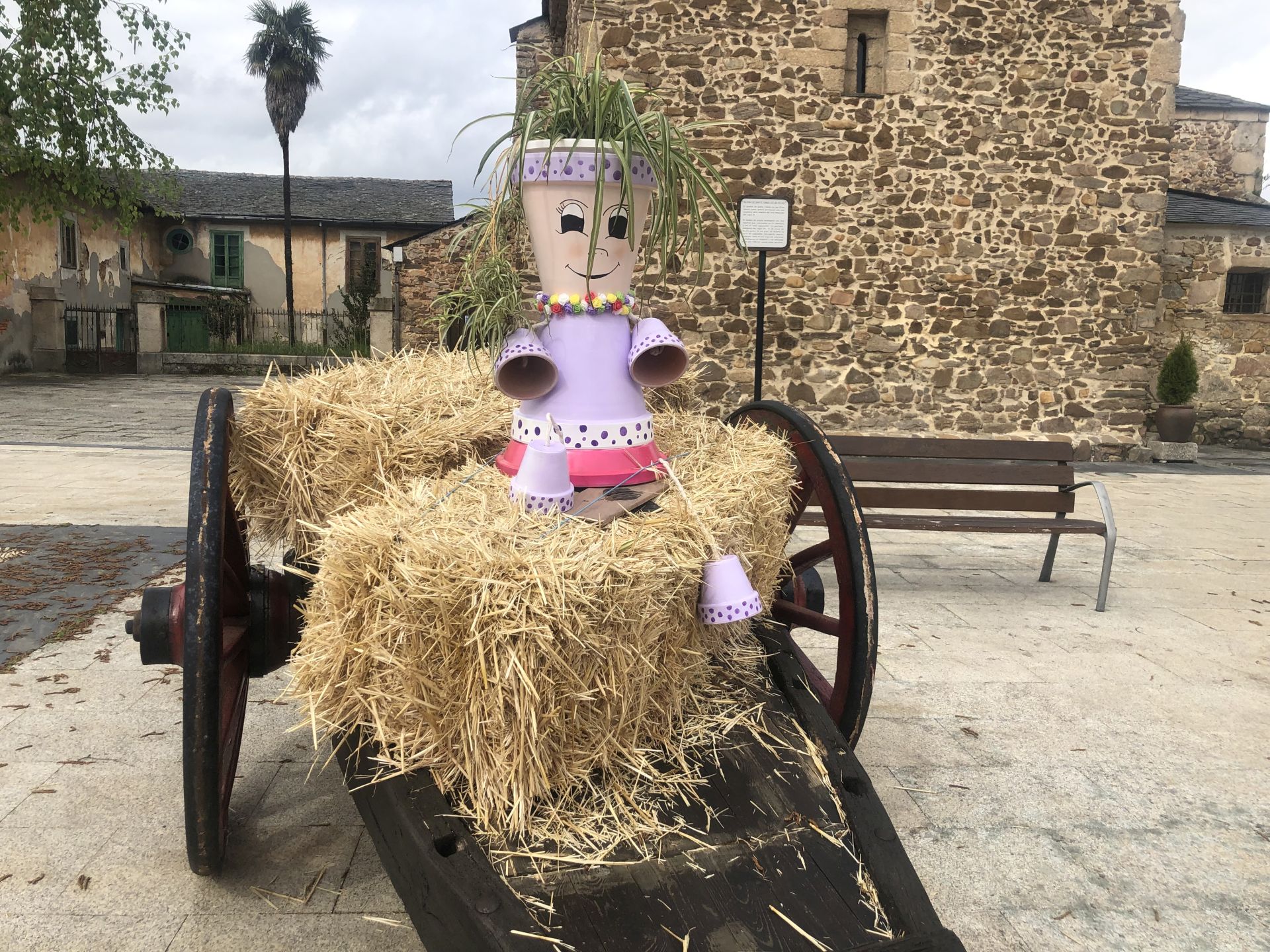 Santo Tomás de las Ollas se engalana para dar la bienvenida a la primavera.