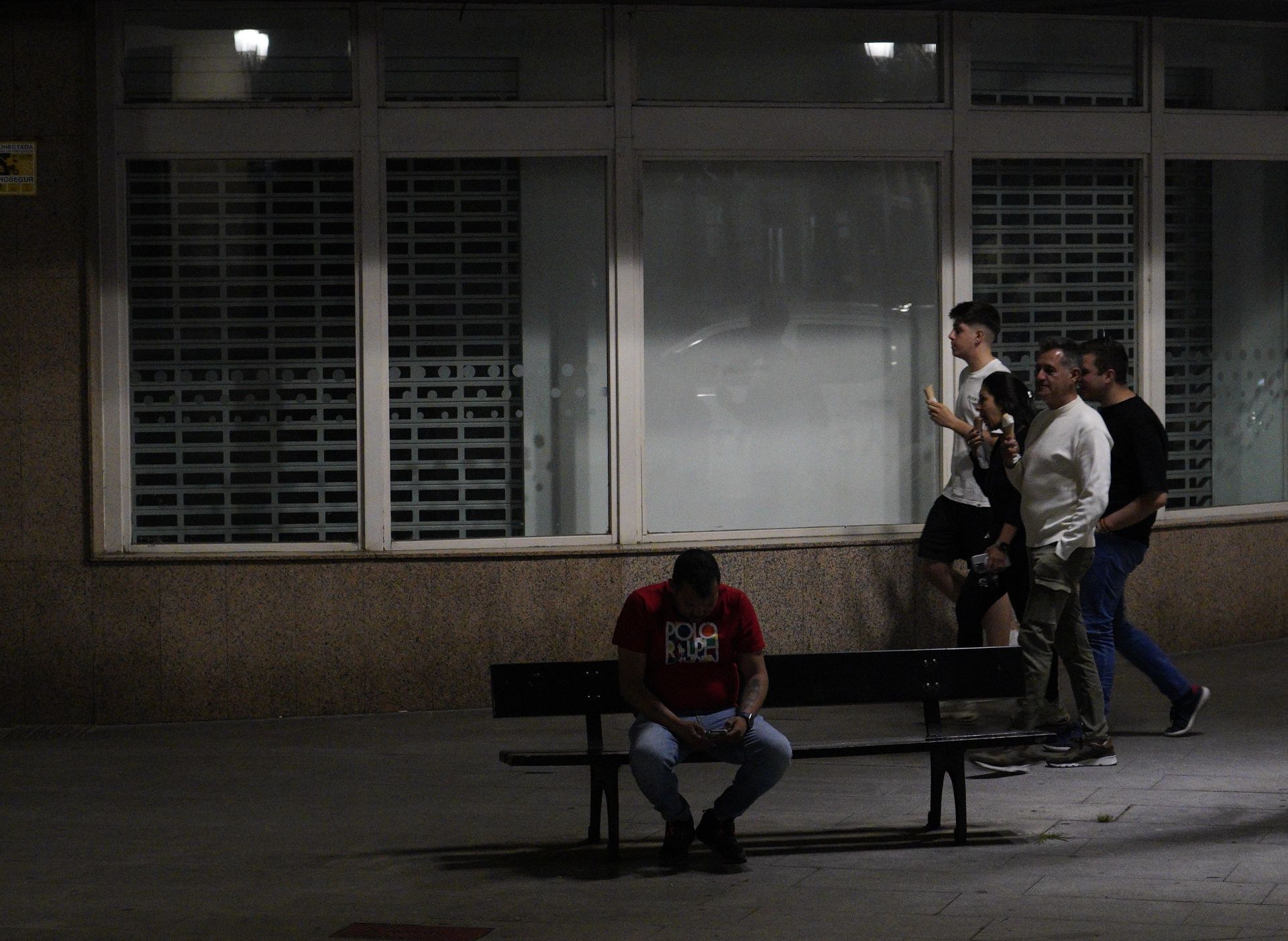 Apagón en la capital berciana durante la noche.
