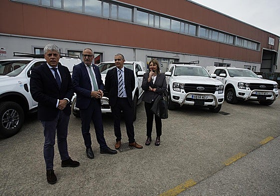 El presidente del Consejo (2I) junto al delegado de la Junta, el director de Trabajo y la coordinadora de la Junta en El Bierzo, en la presentación.