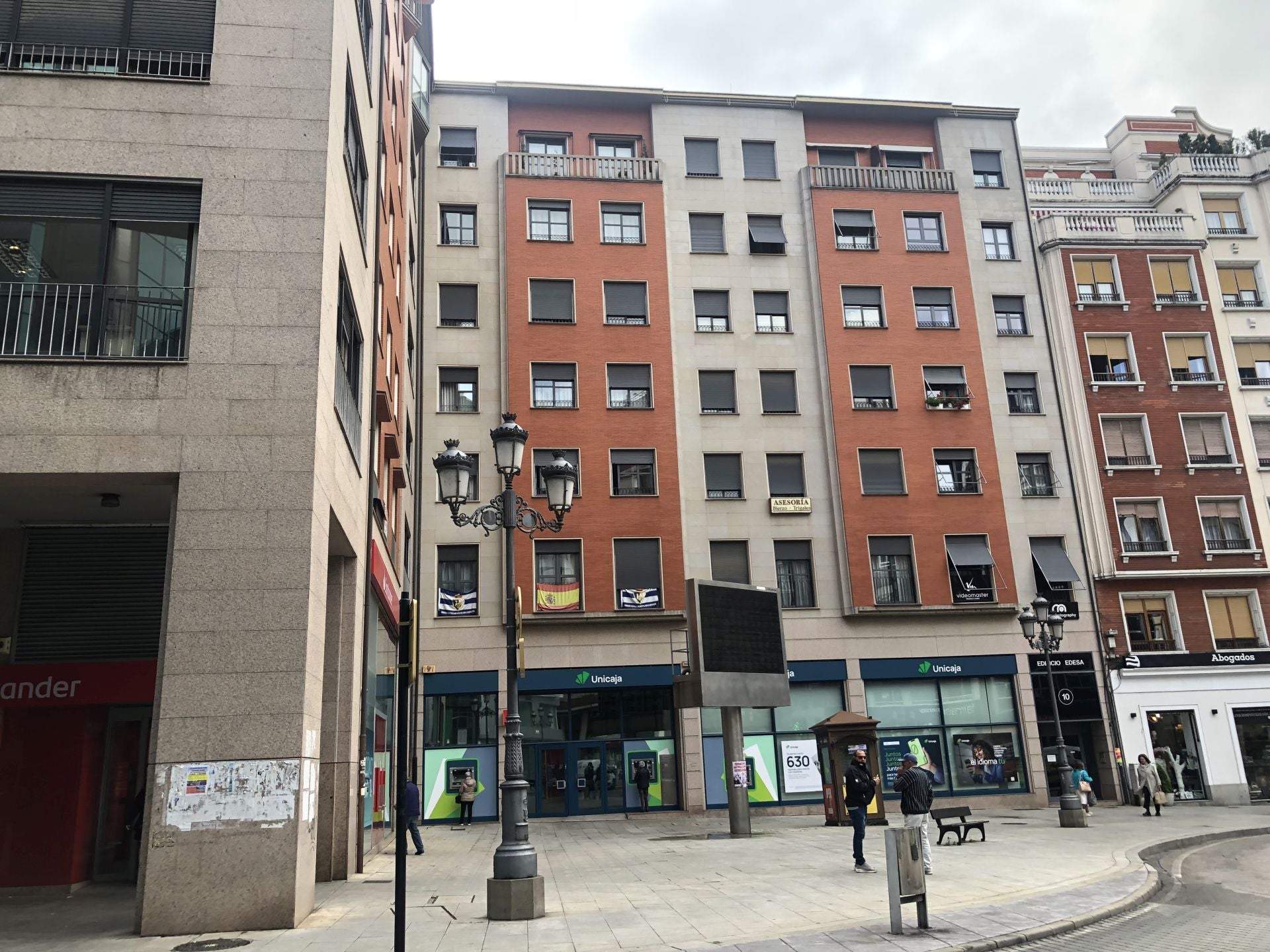 El edificio Edesa situado en la plaza de Lazúrtegui cuyo nombre rinde homenaje al antiguo teatro que ocupó este emplazamiento.