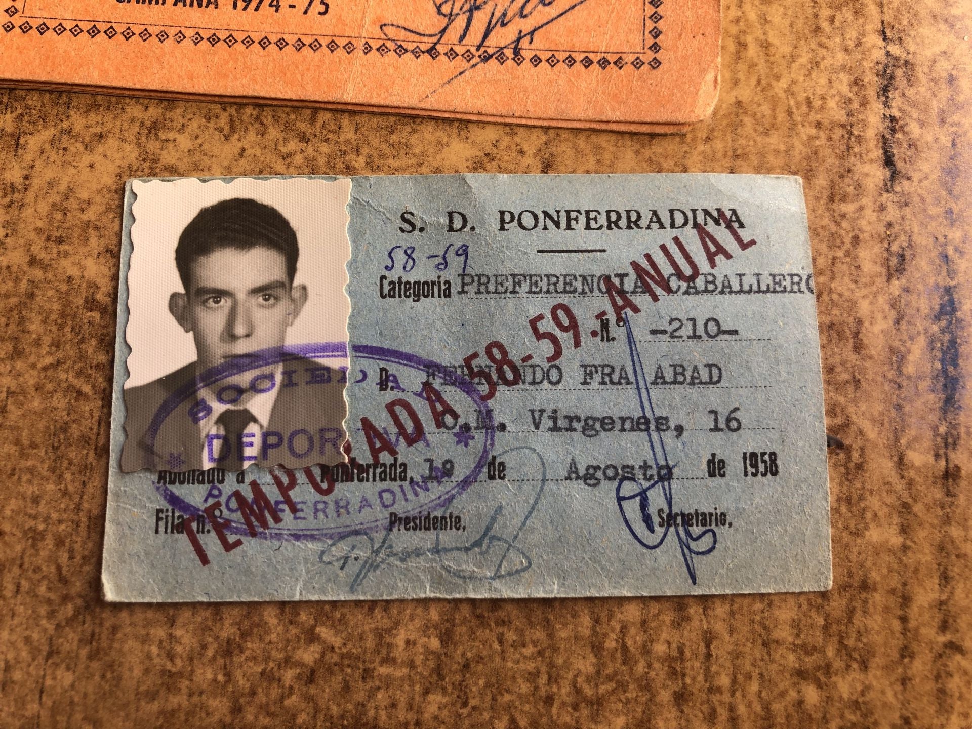 Carné de la Deportiva de Fernando Frá en la temporada 1958-59.