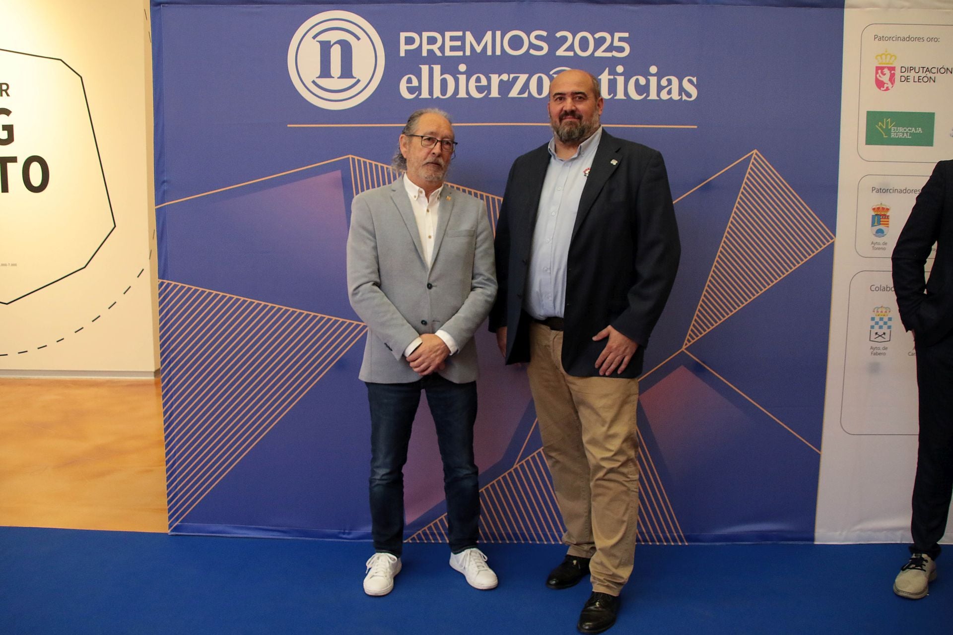 Jesús Gorostiza (presidente del Colegio de Arquitectos) y Fernando Vega (presidente de Bierzo Rugby).