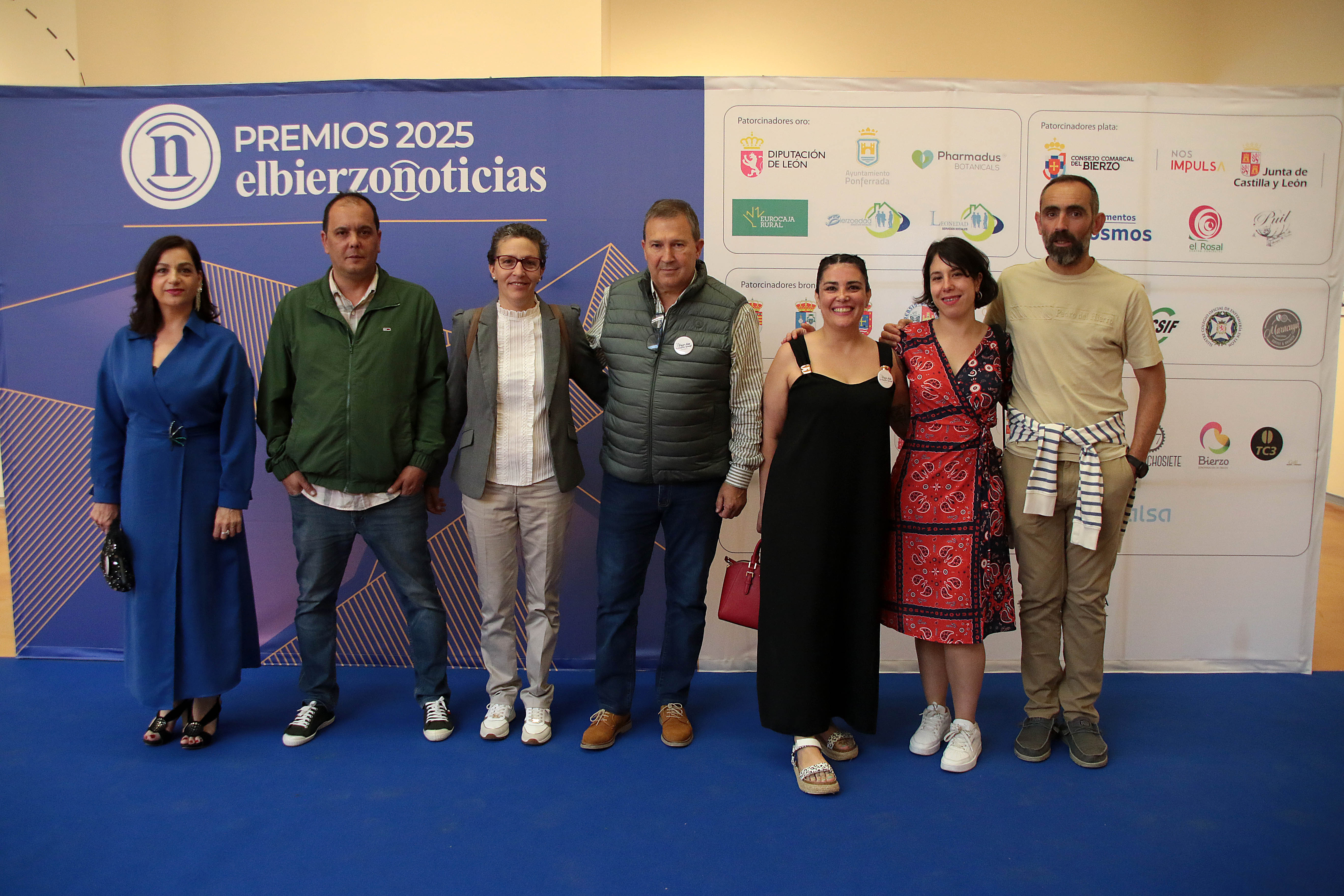 Eva María Arias, José Miguel Abraila, María Paz Prada, Tito Gago, Aitana Alonso, Tamara Lamas y Miguel Basurco (OncoBierzo).