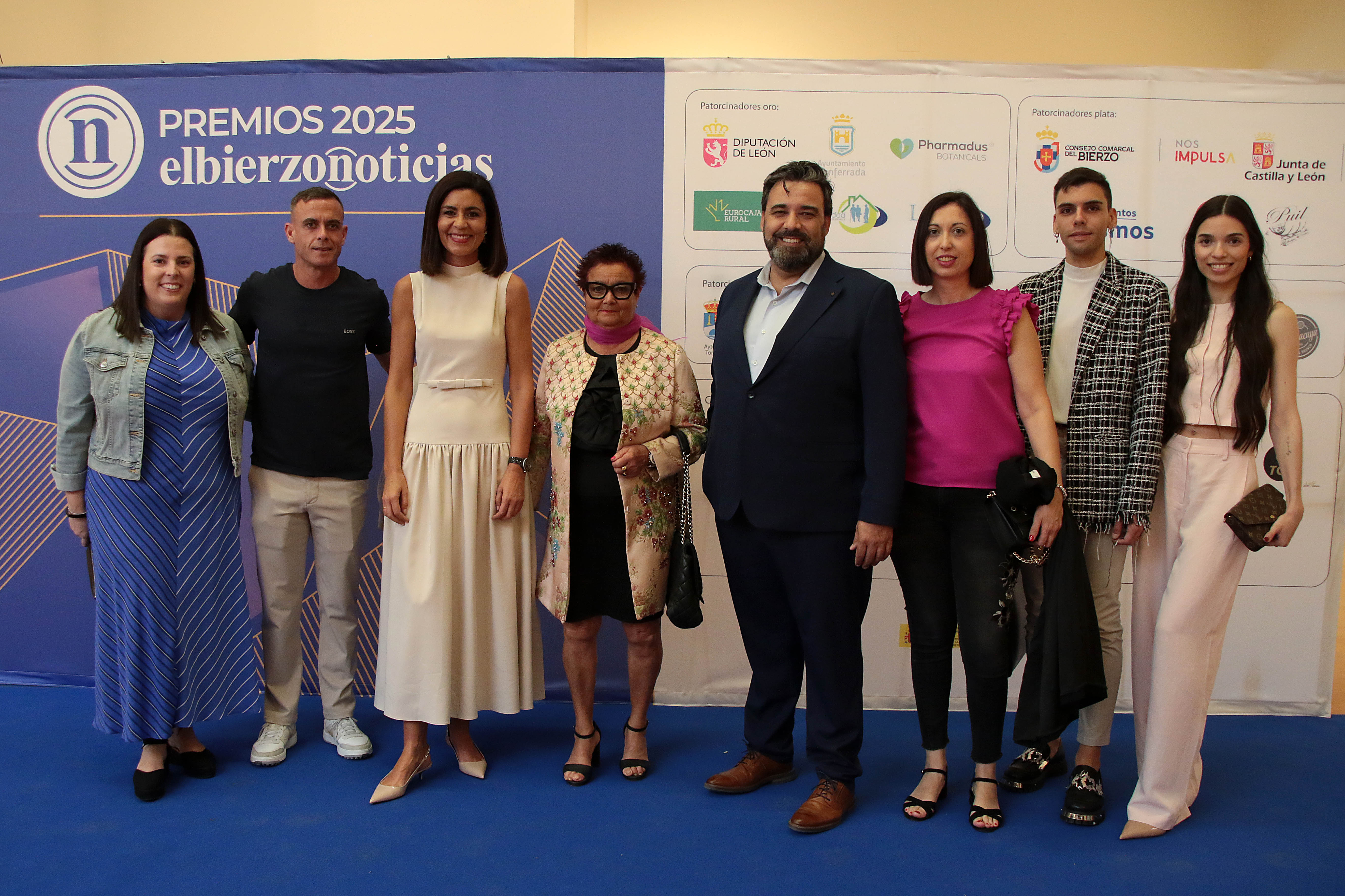 Laura González, Iván Fernández, Silvia Fernández (premiada), Bernardina Álvarez, José Ramón Flórez, Jessica Vega, Julián Fernández y Paula Fernández, todos miembros del equipo de Silvia Fernández.