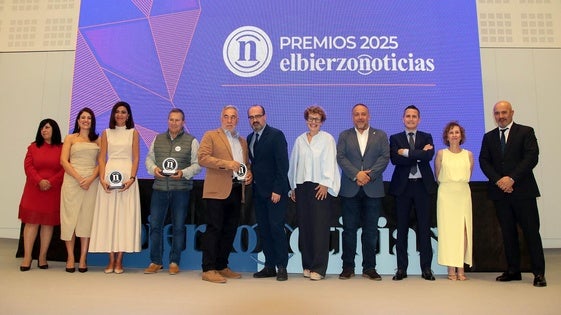 Imagen de los premiados de la primera edición de los premios de Elbierzonoticias