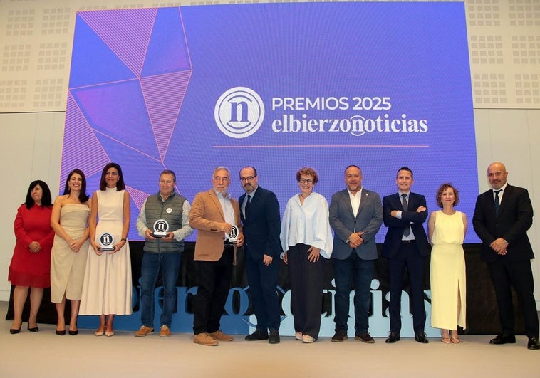Imagen de los premiados de la primera edición de los premios de Elbierzonoticias