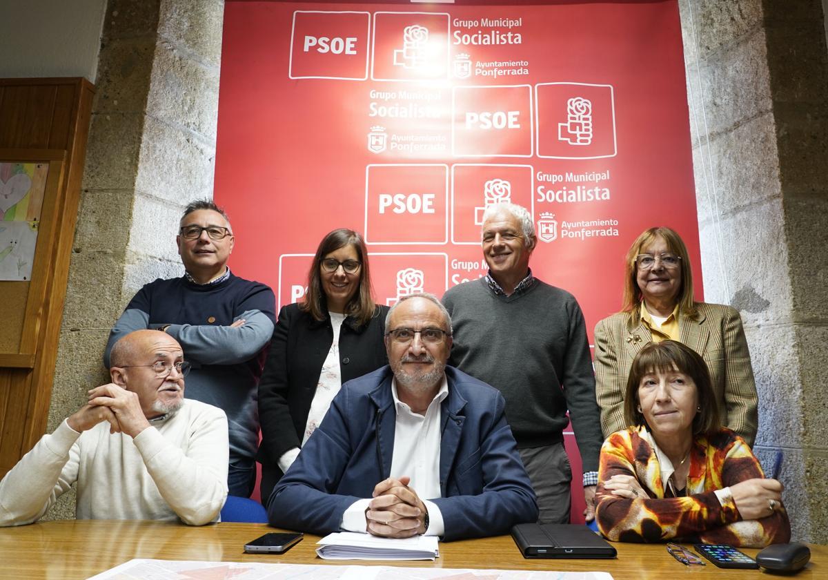 Imagen de archivo de algunos de los concejales socialistas en el Ayuntamiento de Ponferrada.