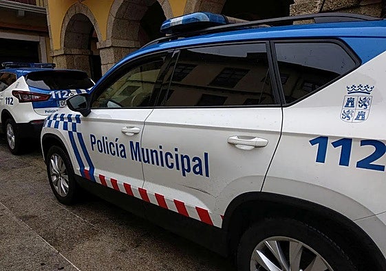 Imagen de archivo de un coche patrulla de la Policía Municipal de Ponferrada.