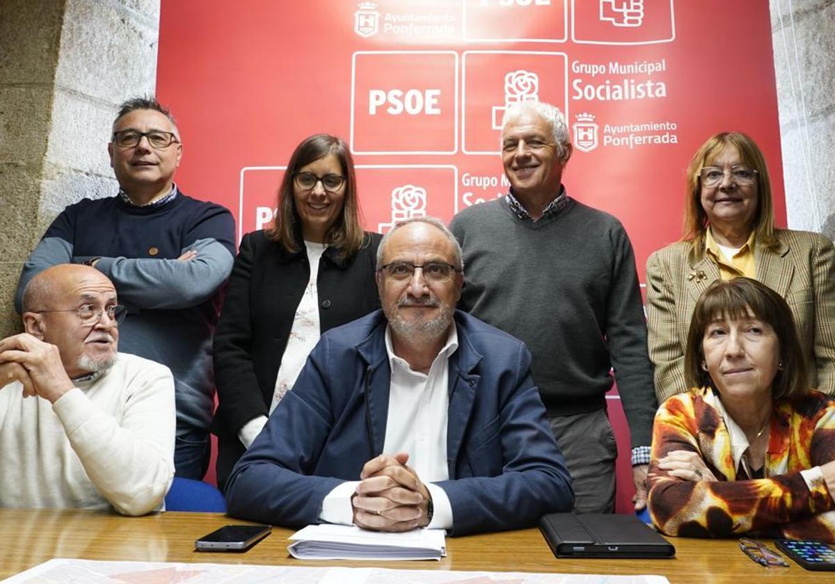 Imagen de archivo de algunos de los concejales socialistas en el Ayuntamiento de Ponferrada.