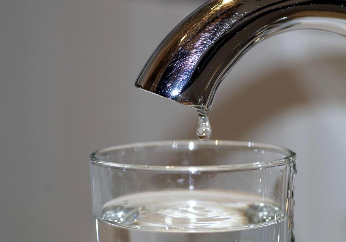 Imagen de archivo de un grifo de agua