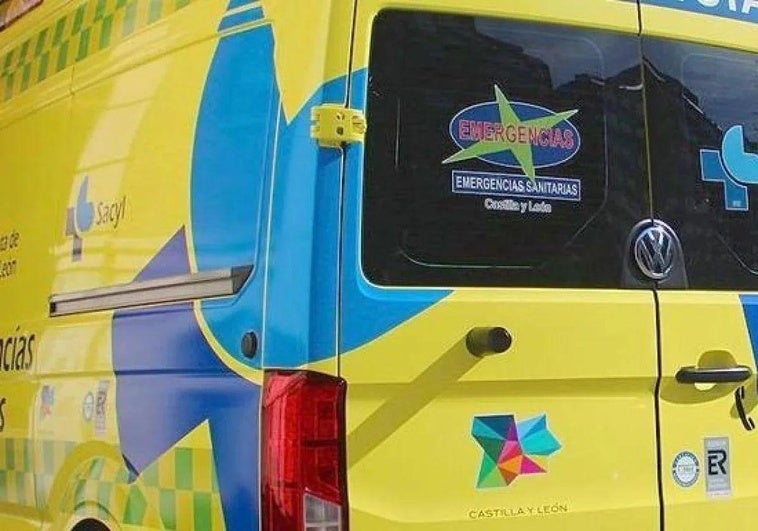 Herido un joven de 22 años tras colisionar su vehículo contra una farola en Ponferrada