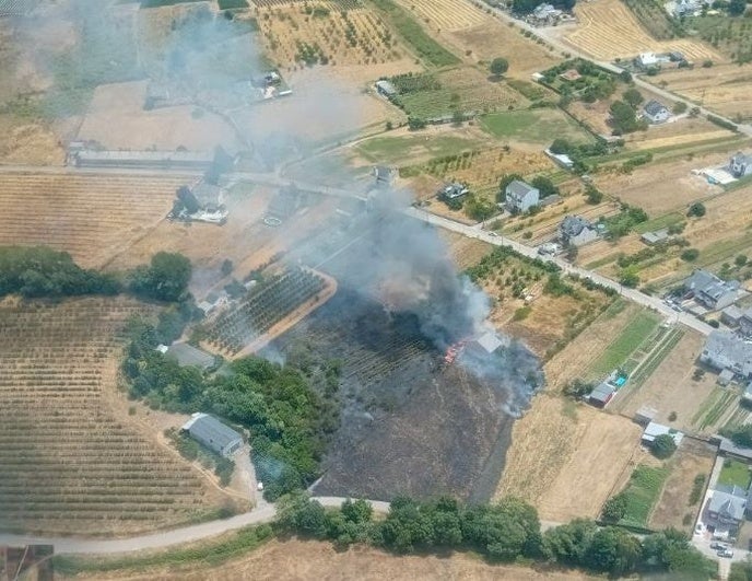 Controlado el incendio que se originó en Cacabelos