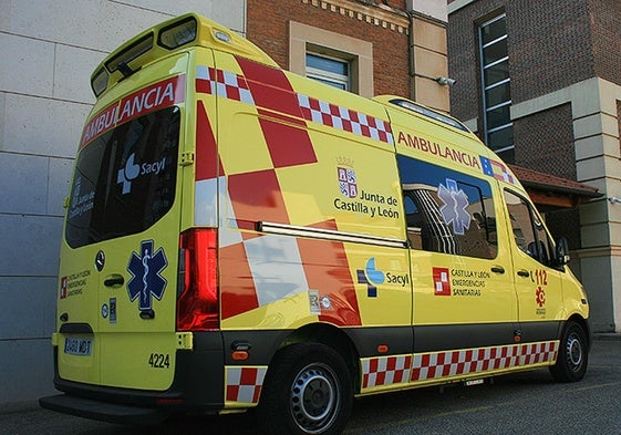 Dos personas atrapadas al caer su coche por un barranco en Barjas